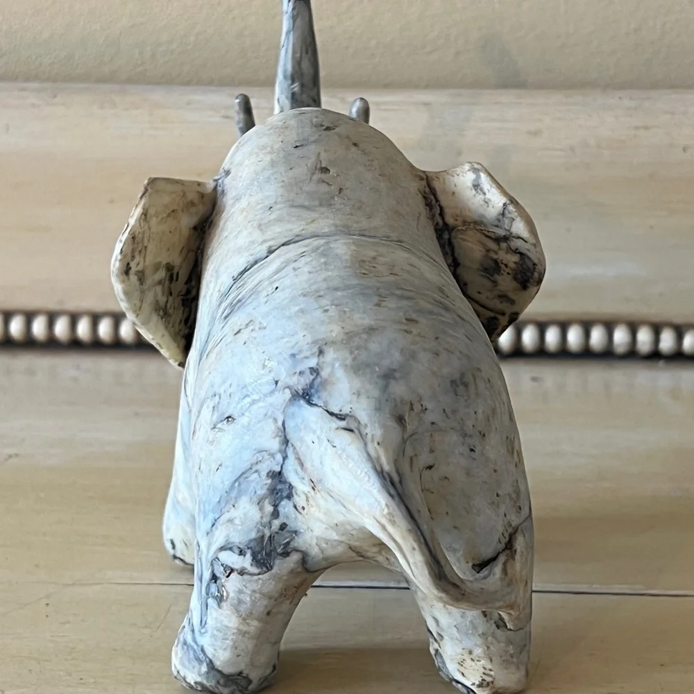 Set of 2 Clay elephants